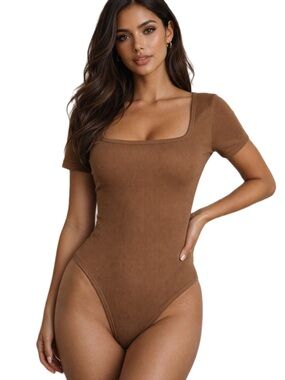 QQQ Ribbed Short Sleeve Bodysuit Brown Size Medium Stretch Snap Closure